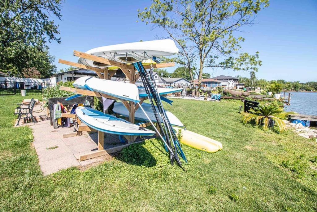2 Bedroom Getaway On The River/Close To Marina Belle River Extérieur photo